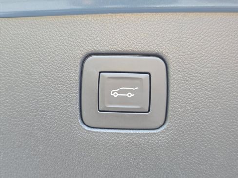 Used 2024 Buick Envista Sport Touring w/ Convenience II Package FWD image 10