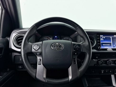 Used 2020 Toyota Tacoma TRD Sport image 3