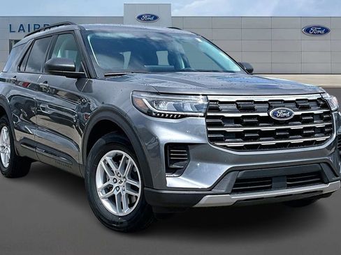 New 2026 Ford Explorer Active AWD/4WD image 2