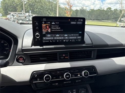 New 2025 Honda Pilot Touring image 25