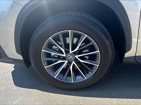 Used 2025 Lexus NX 250 FWD image 11