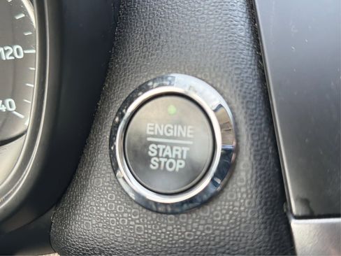 Used 2021 Ford EcoSport SE w/ SE Convenience Package FWD image 19