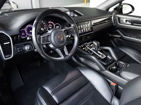 Certified 2023 Porsche Cayenne Coupe AWD/4WD image 3