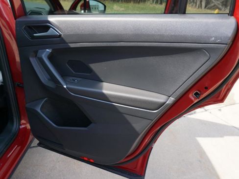 Used 2018 Volkswagen Tiguan SE image 25