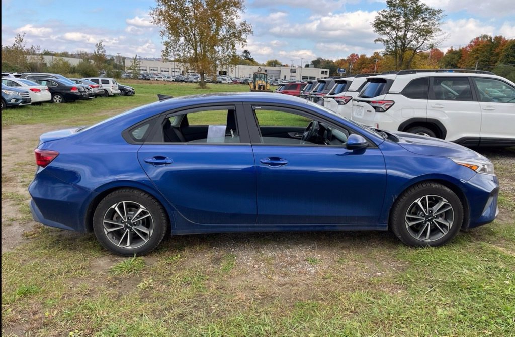Used 2023 Kia Forte LXS FWD image 3