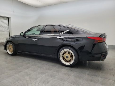 Used 2019 Nissan Altima 2.5 SV image 3