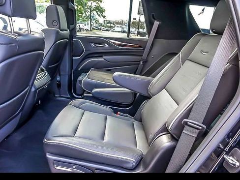 Certified 2024 Cadillac Escalade Premium Luxury AWD/4WD image 15