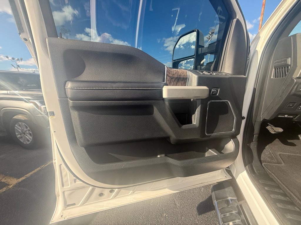 Used 2018 Ford F250 Lariat w/ Lariat Ultimate Package AWD/4WD image 9