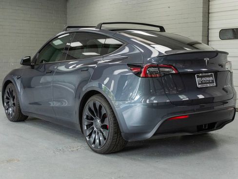 Used 2022 Tesla Model Y Performance AWD/4WD image 32