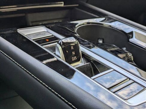 Used 2024 Volkswagen Atlas SE image 15