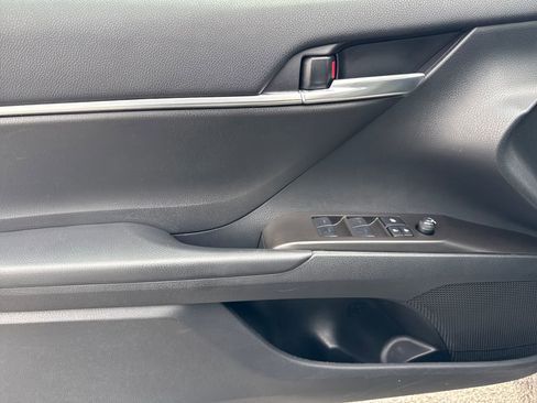 Used 2024 Toyota Camry SE image 14