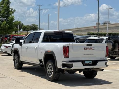 Used 2022 GMC Sierra 2500 AT4 w/ AT4 Preferred Package AWD/4WD image 4