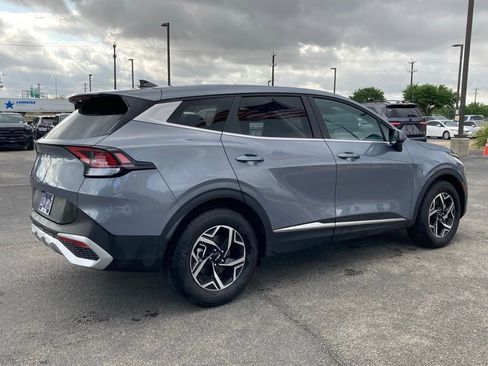 Used 2025 Kia Sportage LX image 5