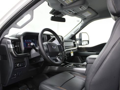 New 2026 Ford F250 Lariat w/ Black Appearance Package image 25