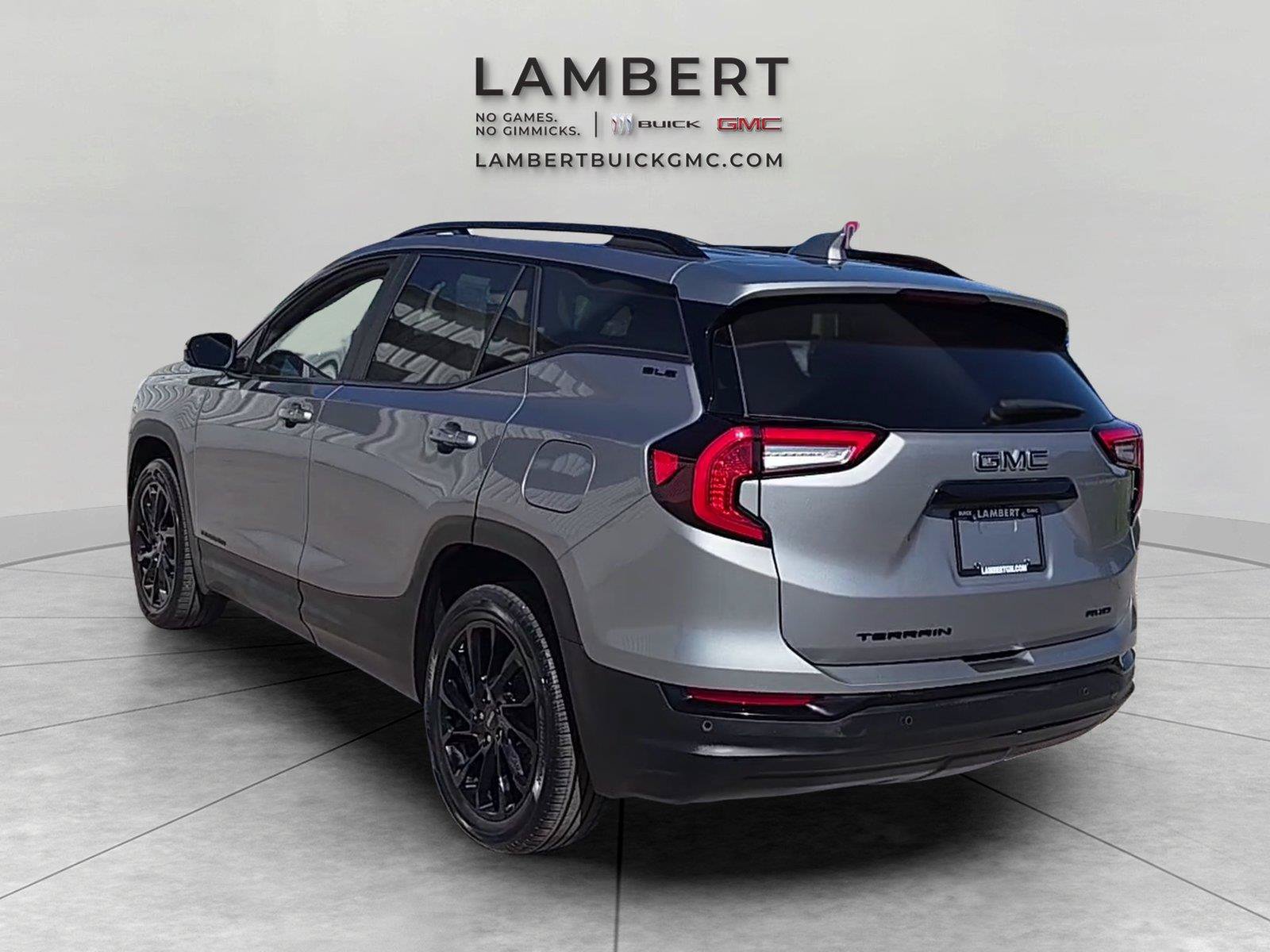 Used 2024 GMC Terrain SLE w/ Driver Convenience Package AWD/4WD image 3