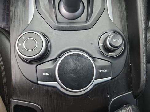 Used 2017 Alfa Romeo Giulia AWD w/ Sport Appearance Package image 26