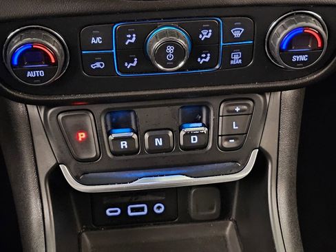 Used 2019 GMC Terrain SLT image 21