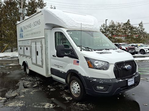 Used 2023 Ford Transit 350 DRW image 3