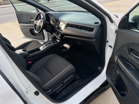 Used 2022 Honda HR-V Sport image 11