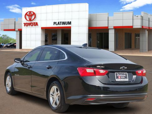 Used 2021 Chevrolet Malibu LS FWD image 5