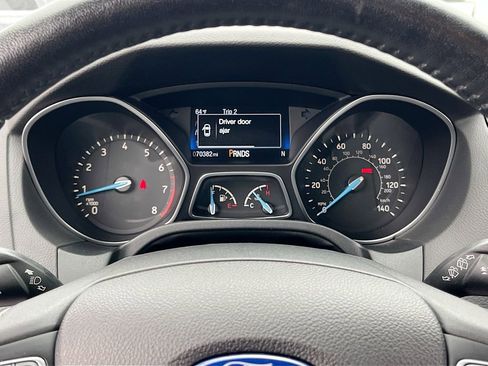 Used 2015 Ford Focus SE w/ Equipment Group 201A image 12