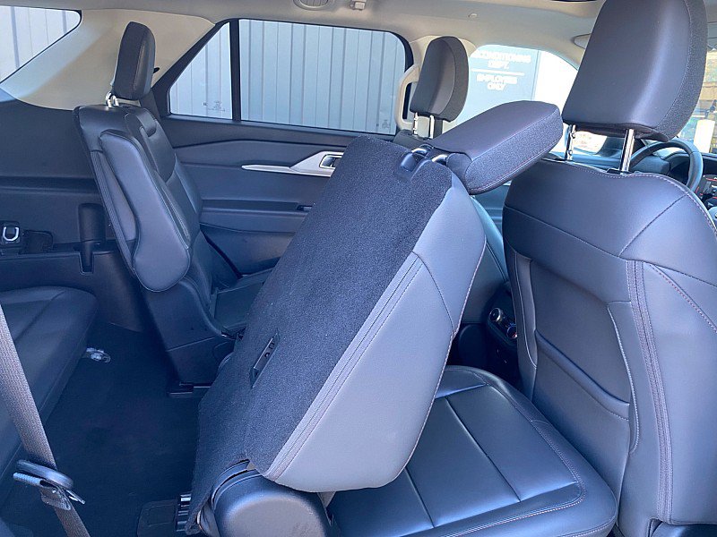 Used 2025 Ford Explorer Active w/ Active Comfort Package AWD/4WD image 36