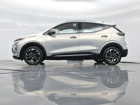 Used 2023 Chevrolet Bolt EUV Premier image 51