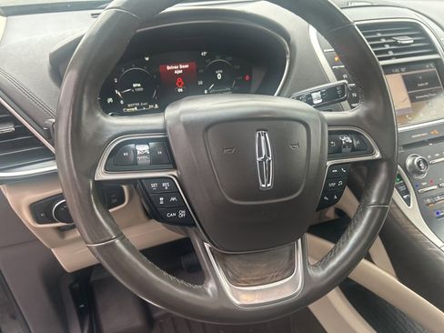 Used 2019 Lincoln Nautilus Reserve image 22