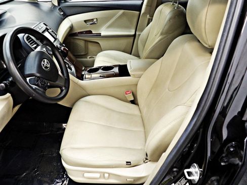 Used 2014 Toyota Venza LE image 8