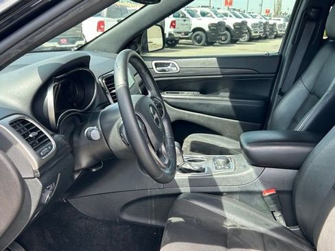Used 2022 Jeep Grand Cherokee Laredo X AWD/4WD image 25