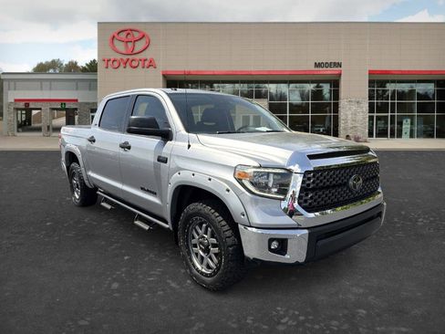 Used 2018 Toyota Tundra SR5 w/ TRD Off Road Package AWD/4WD image 3