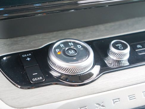 Used 2025 Ford Expedition Max Platinum image 15