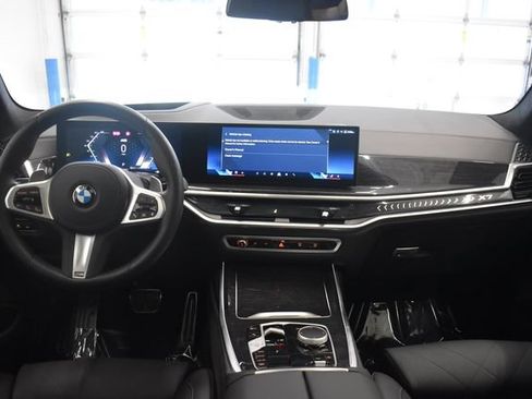 Used 2026 BMW X7 xDrive40i AWD/4WD image 5