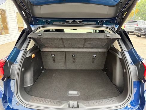 Used 2023 Buick Encore GX Essence w/ Experience Buick Package FWD image 9