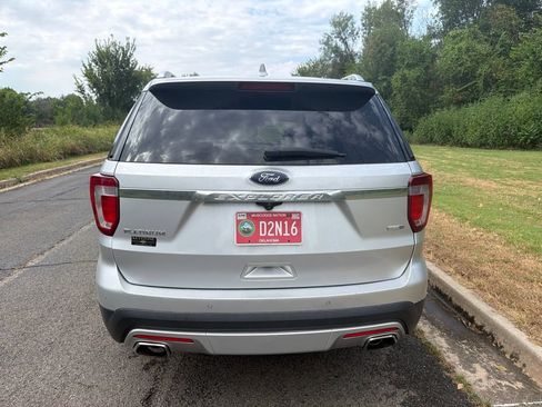Used 2017 Ford Explorer Platinum AWD/4WD image 5