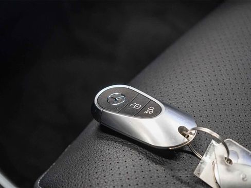 Used 2023 Mercedes-Benz C 300 Sedan image 29