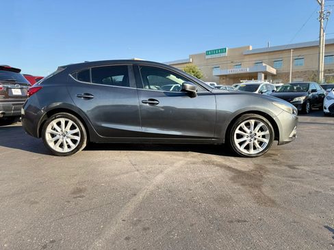 Used 2016 MAZDA MAZDA3 s Touring FWD image 2