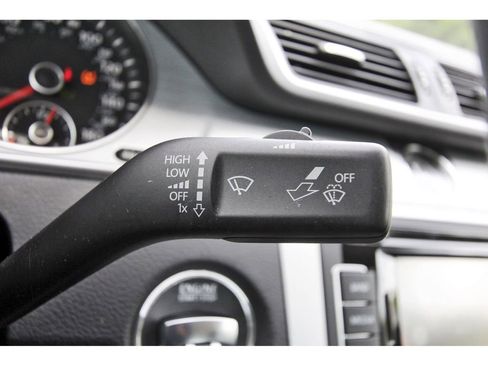 Used 2015 Volkswagen CC R-Line image 18