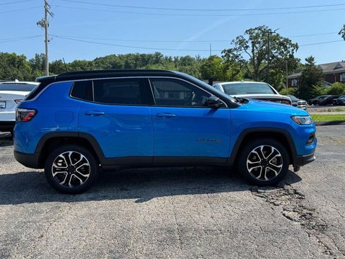 Used 2023 Jeep Compass Limited AWD/4WD image 2