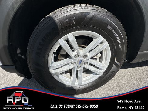 Used 2021 Ford Explorer XLT w/ Equipment Group 202A AWD/4WD image 10