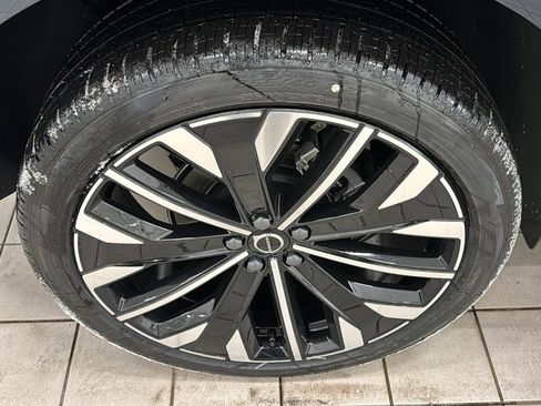 New 2026 Volvo XC60 B5 Ultra w/ Protection Package Premier AWD/4WD image 31