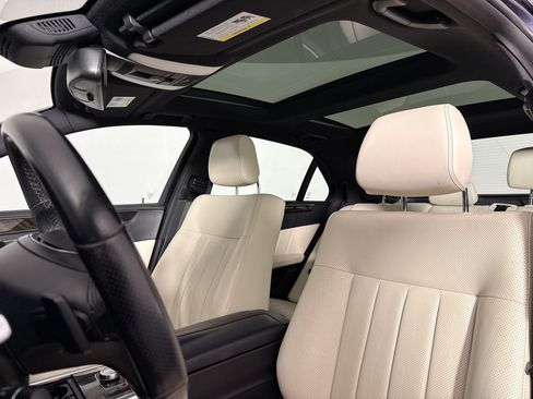 Used 2015 Mercedes-Benz E 400 4MATIC Sedan image 21