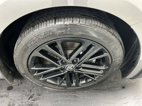Used 2025 Toyota Camry SE w/ Convenience Package AWD/4WD image 8