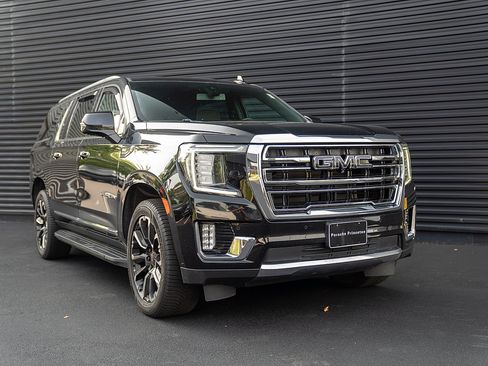Used 2022 GMC Yukon XL SLT w/ SLT Luxury Package AWD/4WD image 26