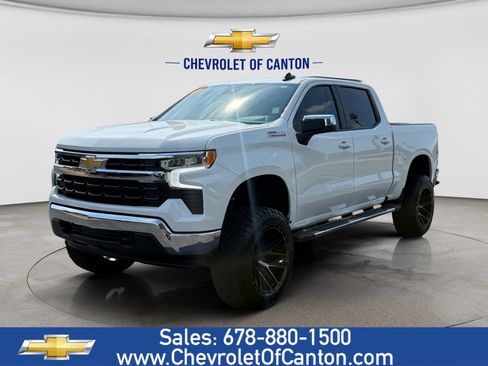 Used 2026 Chevrolet Silverado 1500 LT w/ Z71 Off-Road Package AWD/4WD image 1