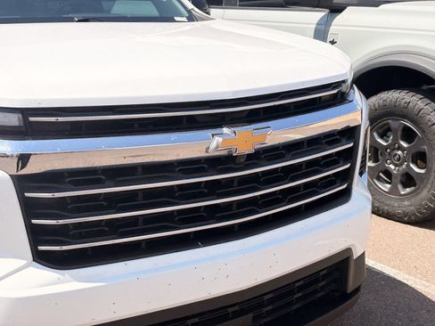 Used 2024 Chevrolet Traverse LT w/ Trailering Package FWD image 4