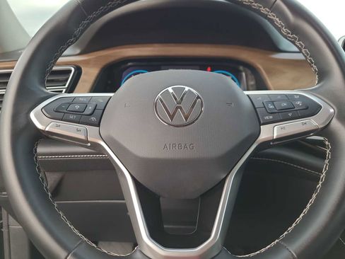 Used 2024 Volkswagen Atlas SE image 23