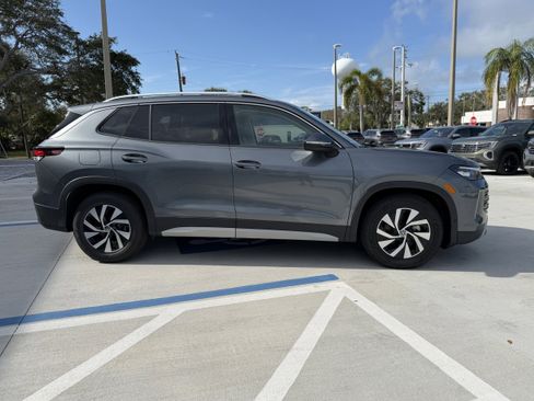 New 2026 Volkswagen Tiguan S image 2