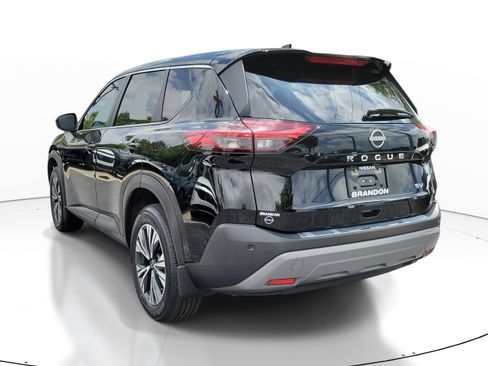 Used 2023 Nissan Rogue SV FWD image 5