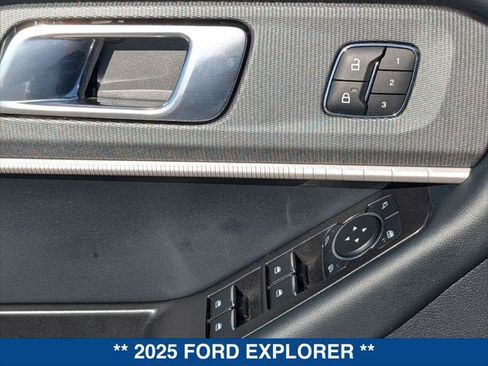 Used 2025 Ford Explorer ST-Line w/ Premium Package RWD image 11